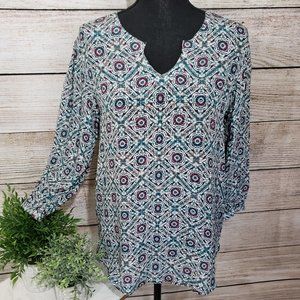 EPNY EMERALD GREEN-BURGUNDY-WHITE GEO PRINT TOP